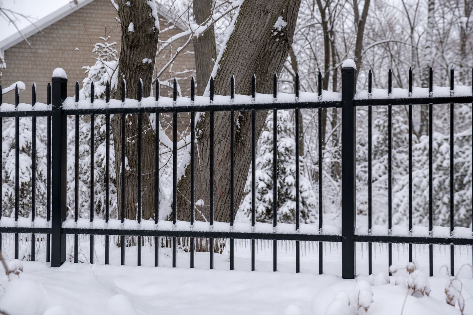 What You Actually Get With an Aluminum Fence — Portillo Fences and Gates